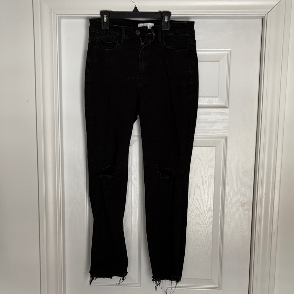 Chic Black Distressed Skinny Jeans